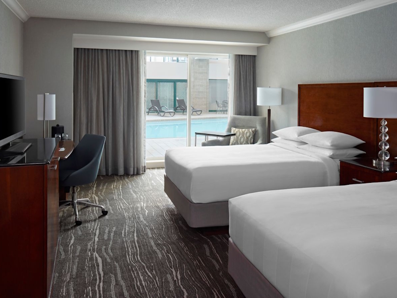 Halifax Marriott Harbourfront Hotel - 2 Doubles Poolside View